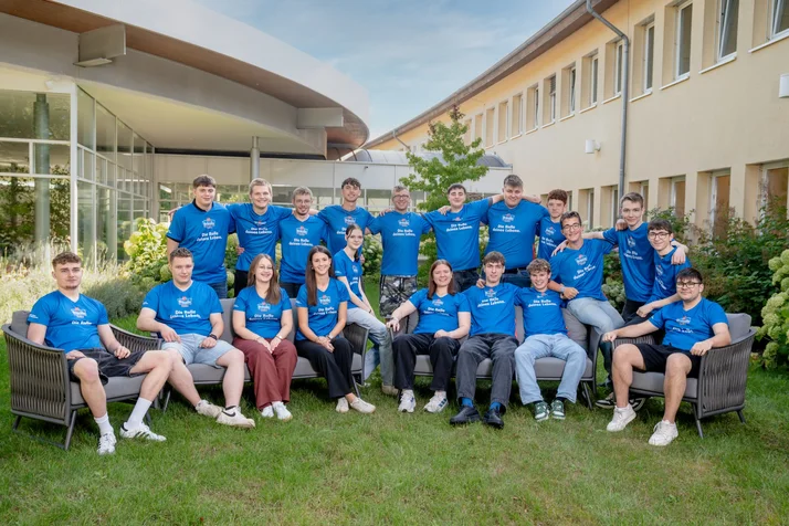 Ausbildungsstart bei Griesson - de Beukelaer 36 junge Menschen haben bei GdB ihre Ausbildung begonnen. Auf dem Bild sind die Auszubildenden des Standortes Polch zu sehen.